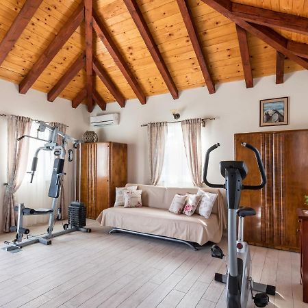 Luxurious Villa In Selca With Pool Екстериор снимка