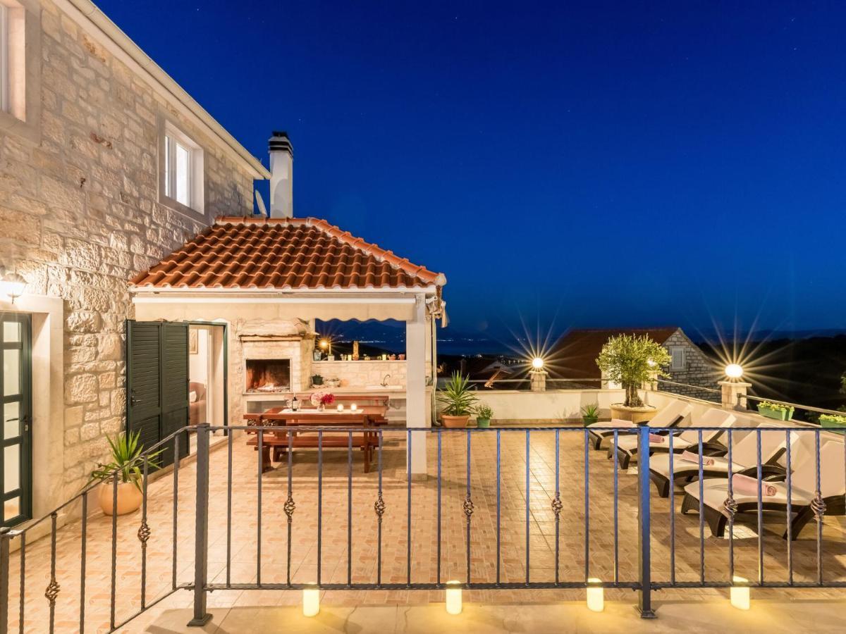 Luxurious Villa In Selca With Pool Екстериор снимка