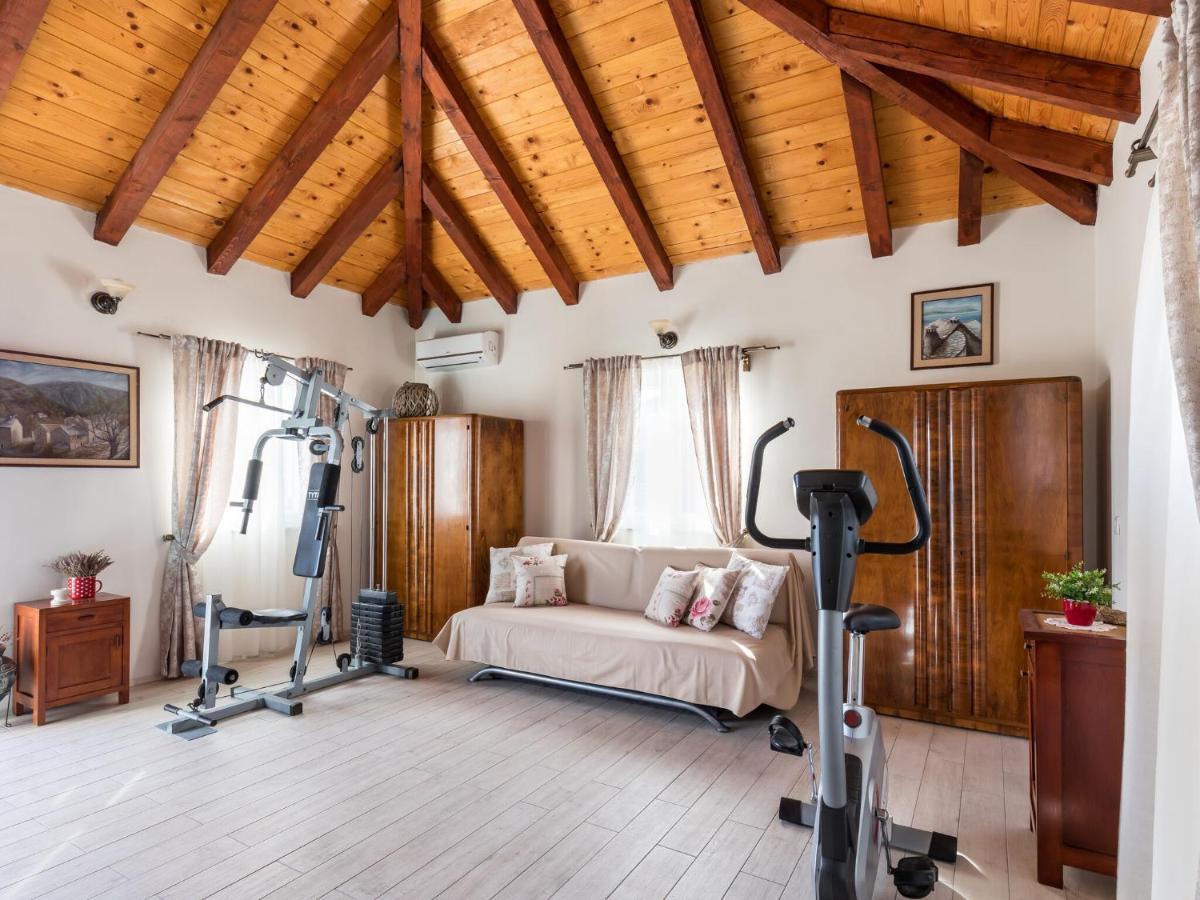 Luxurious Villa In Selca With Pool Екстериор снимка